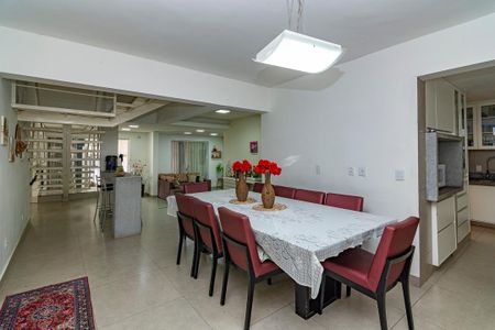 Casa à venda com 580m², 4 quartos e 4 vagasSala 3