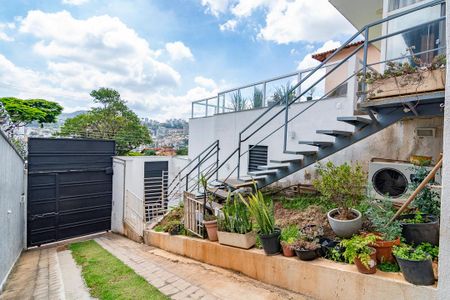 Casa à venda com 580m², 4 quartos e 4 vagasGaragem