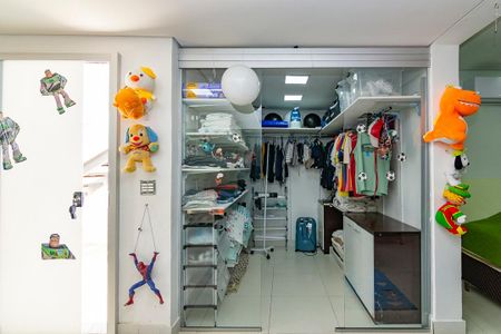 Casa à venda com 580m², 4 quartos e 4 vagasCloset da suíte 3