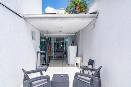 Casa à venda com 580m², 4 quartos e 4 vagasVaranda da Suíte 1