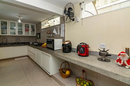 Casa à venda com 580m², 4 quartos e 4 vagasCozinha