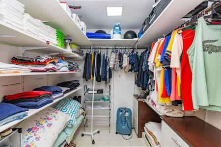 Casa à venda com 580m², 4 quartos e 4 vagasCloset da suíte 3