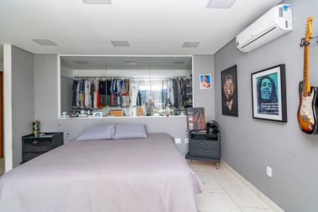 Casa à venda com 580m², 4 quartos e 4 vagasSuíte 1