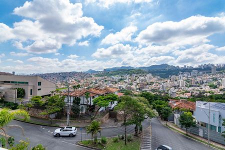 Casa à venda com 580m², 4 quartos e 4 vagasTerraço