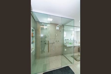 Casa à venda com 580m², 4 quartos e 4 vagasBanheiro da Suíte 2