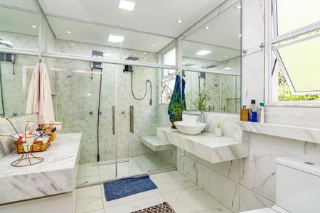 Casa à venda com 580m², 4 quartos e 4 vagasBanheiro da Suíte 1