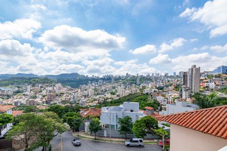 Casa à venda com 580m², 4 quartos e 4 vagasTerraço