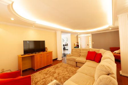 Casa para alugar com 4 quartos, 200m² em Monte Castelo, Contagem