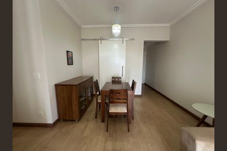 Sala de apartamento para alugar com 3 quartos, 84m² em Jardim Tupanci, Barueri