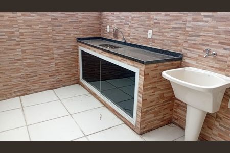 Casa à venda com 80m², 2 quartos e 1 vagalavanderia