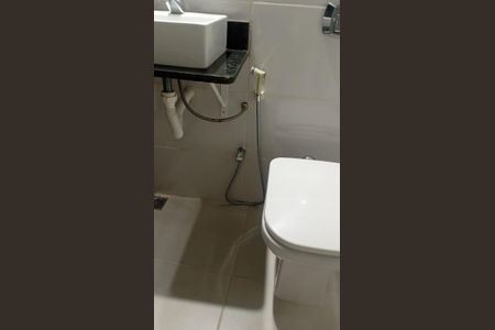 Casa à venda com 80m², 2 quartos e sem vaga Casa à venda com 80m², 2 quartos e sem vagaBanheiro