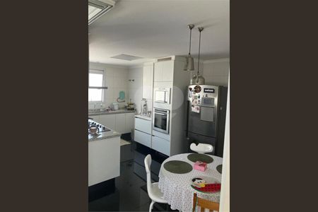 Apartamento à venda com 240m², 3 quartos e 3 vagas