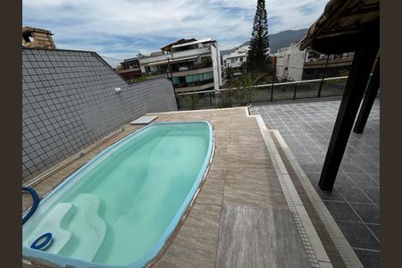 Apartamento para alugar com 225m², 3 quartos e 3 vagas Apartamento para alugar com 225m², 3 quartos e 3 vagasPiscina