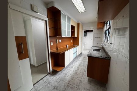 Apartamento para alugar com 225m², 3 quartos e 3 vagas Apartamento para alugar com 225m², 3 quartos e 3 vagasCozinha