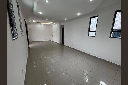 Apartamento para alugar com 225m², 3 quartos e 3 vagas Apartamento para alugar com 225m², 3 quartos e 3 vagasSala