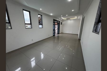 Apartamento para alugar com 225m², 3 quartos e 3 vagas Apartamento para alugar com 225m², 3 quartos e 3 vagasSala