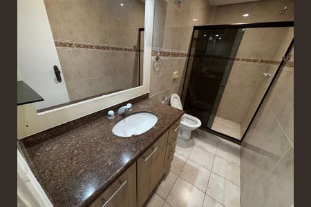 Apartamento para alugar com 225m², 3 quartos e 3 vagas Apartamento para alugar com 225m², 3 quartos e 3 vagasBanheiro