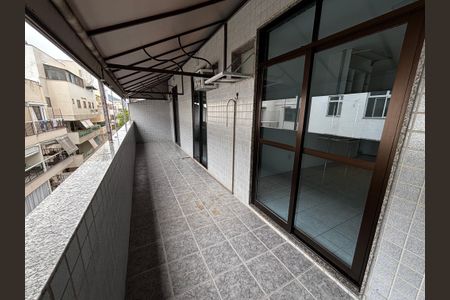 Apartamento para alugar com 225m², 3 quartos e 3 vagas Apartamento para alugar com 225m², 3 quartos e 3 vagasVaranda de trás