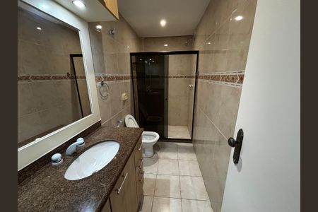 Apartamento para alugar com 225m², 3 quartos e 3 vagas Apartamento para alugar com 225m², 3 quartos e 3 vagasBanheiro