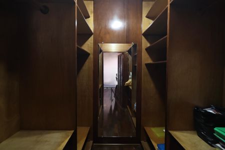 Apartamento à venda com 146m², 4 quartos e 2 vagasCloset da suíte 