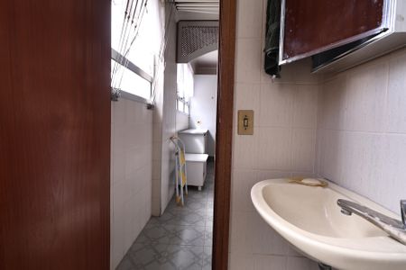 Apartamento à venda com 146m², 4 quartos e 2 vagasBanheiro de serviço