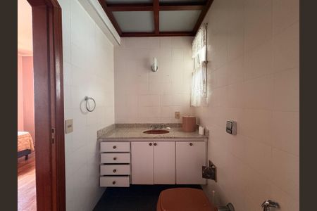 Apartamento à venda com 146m², 4 quartos e 2 vagasBanheiro da suíte 