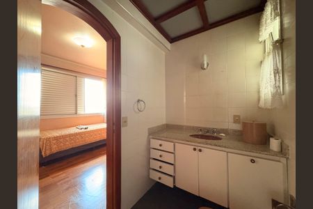 Apartamento à venda com 146m², 4 quartos e 2 vagasBanheiro da suíte 