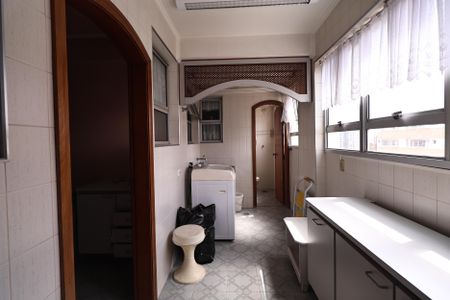 Apartamento à venda com 146m², 4 quartos e 2 vagasLavanderia