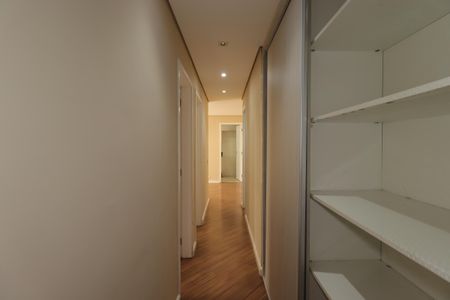 Apartamento para alugar com 66m², 3 quartos e 1 vagaCorredor