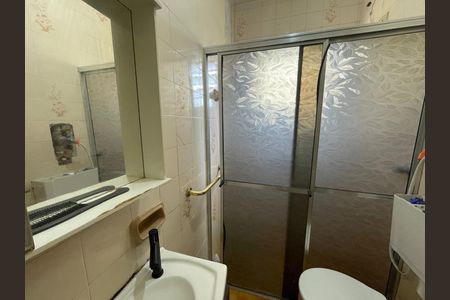 Casa à venda com 55m², 4 quartos e 2 vagasBanheiro 1