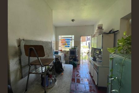 Casa à venda com 55m², 4 quartos e 2 vagasGaragem