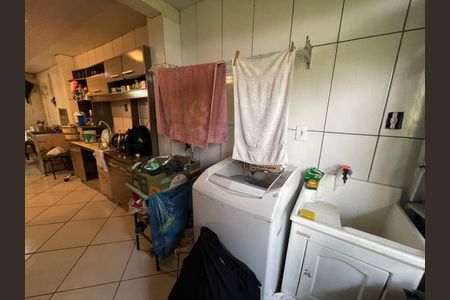 Casa à venda com 55m², 4 quartos e 2 vagasÁrea de Serviço 2