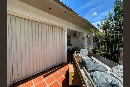 Casa à venda com 55m², 4 quartos e 2 vagasFachada