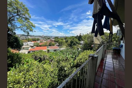 Casa à venda com 55m², 4 quartos e 2 vagasVista da Sacada