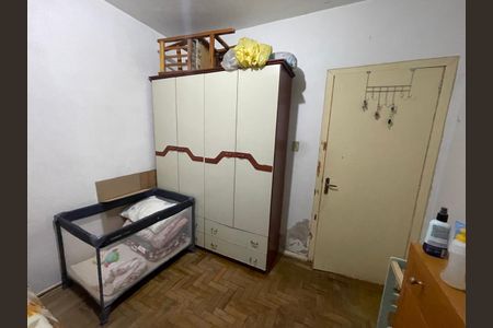 Casa à venda com 55m², 4 quartos e 2 vagasQuarto 2