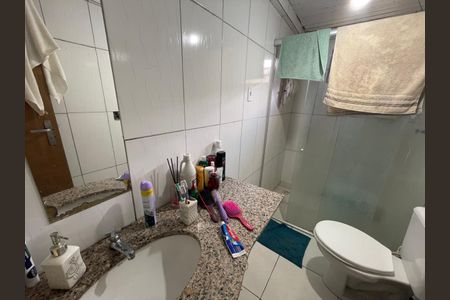Casa à venda com 55m², 4 quartos e 2 vagasBanheiro 2