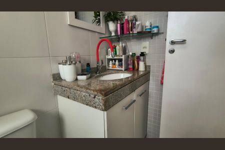 Apartamento à venda com 64m², 2 quartos e 2 vagasBanheiro da Suíte