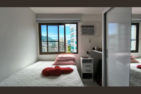 Apartamento à venda com 64m², 2 quartos e 2 vagasQuarto