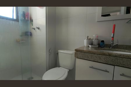 Apartamento à venda com 64m², 2 quartos e 2 vagasBanheiro da Suíte