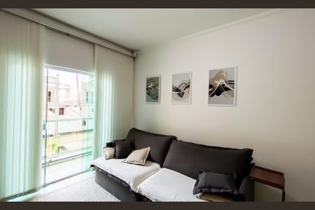 Casa à venda com 153m², 2 quartos e 2 vagas Casa à venda com 153m², 2 quartos e 2 vagasSala