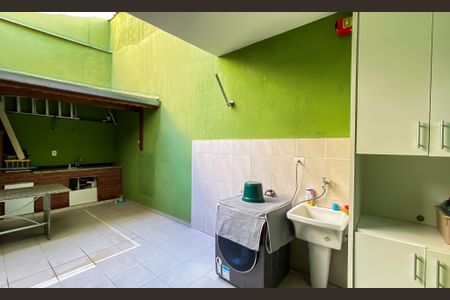 Casa à venda com 153m², 2 quartos e 2 vagas Casa à venda com 153m², 2 quartos e 2 vagasÁrea de Serviço