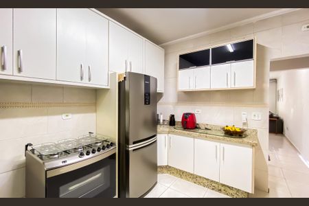 Casa à venda com 153m², 2 quartos e 2 vagas Casa à venda com 153m², 2 quartos e 2 vagasCozinha