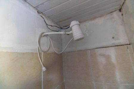 Banheiro de kitnet/studio para alugar com 1 quarto, 50m² em Itaipu, Niterói