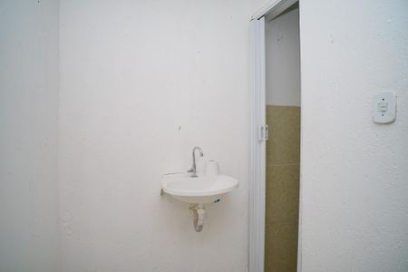 Banheiro de kitnet/studio para alugar com 1 quarto, 50m² em Itaipu, Niterói