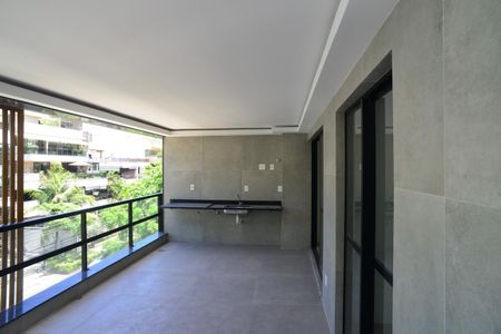 Apartamento à venda com 117m², 3 quartos e 2 vagasVaranda