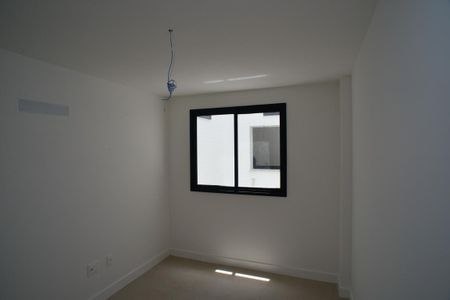 Apartamento à venda com 117m², 3 quartos e 2 vagasSuíte 2