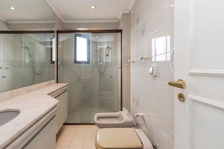 Apartamento para alugar com 285m², 4 quartos e 4 vagasBanheiro