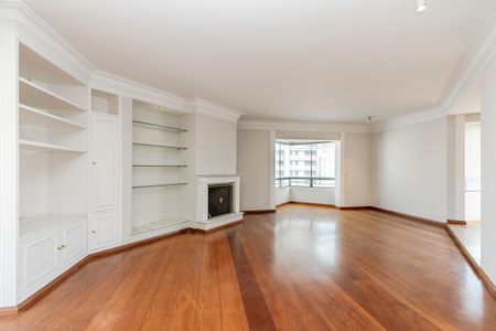 Apartamento para alugar com 285m², 4 quartos e 4 vagasSala