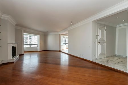 Apartamento para alugar com 285m², 4 quartos e 4 vagasSala