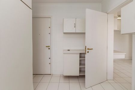 Apartamento para alugar com 285m², 4 quartos e 4 vagasLavanderia